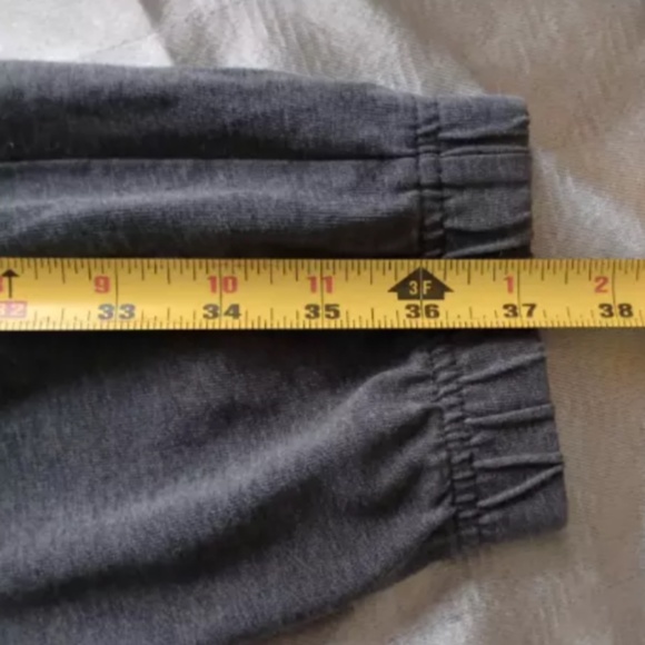 Adidas Women's Logo gray jogger sweatpants size medium with pockets - Picture 2 of 4